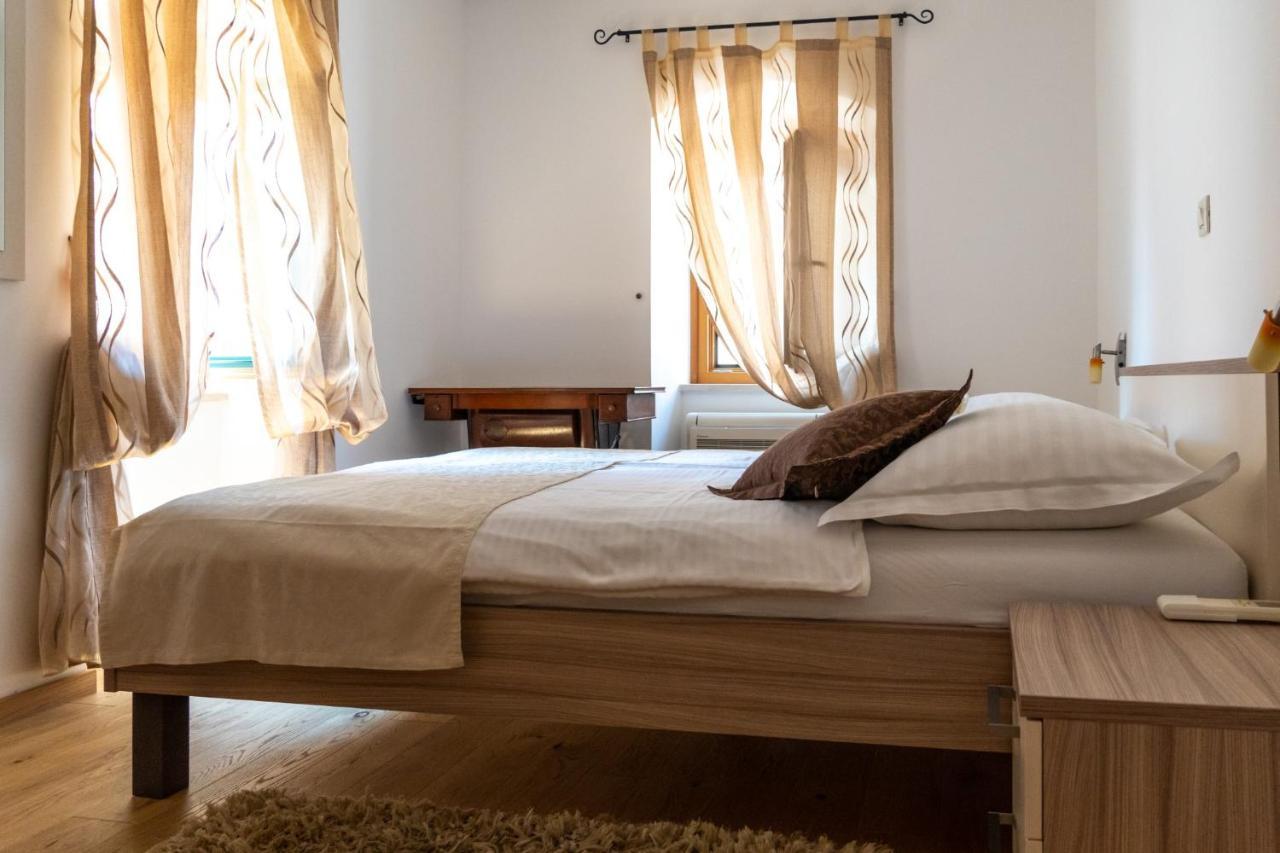 Apartments Linda Makarska Bagian luar foto