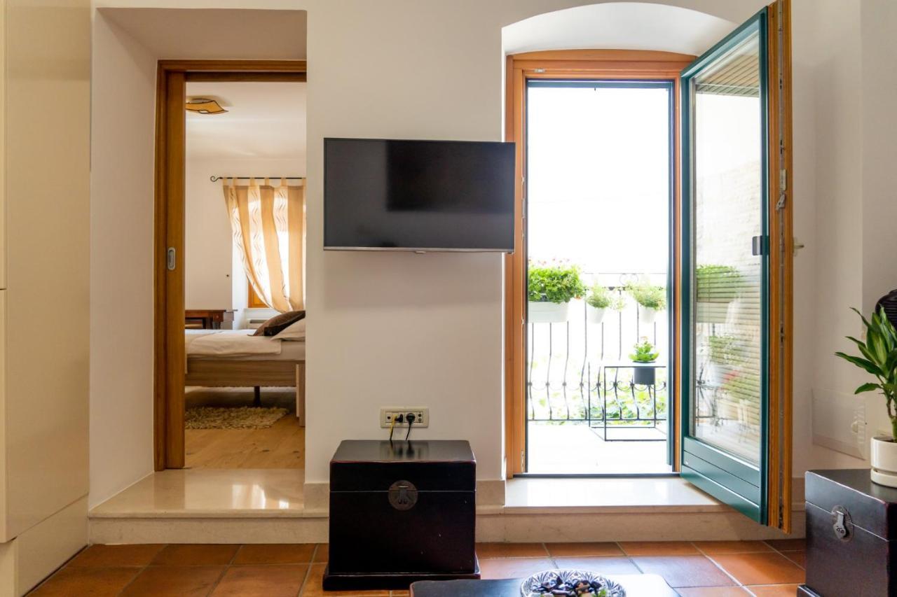 Apartments Linda Makarska Bagian luar foto