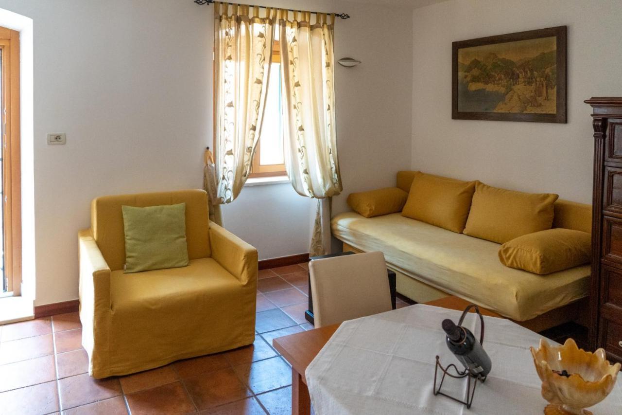 Apartments Linda Makarska Bagian luar foto