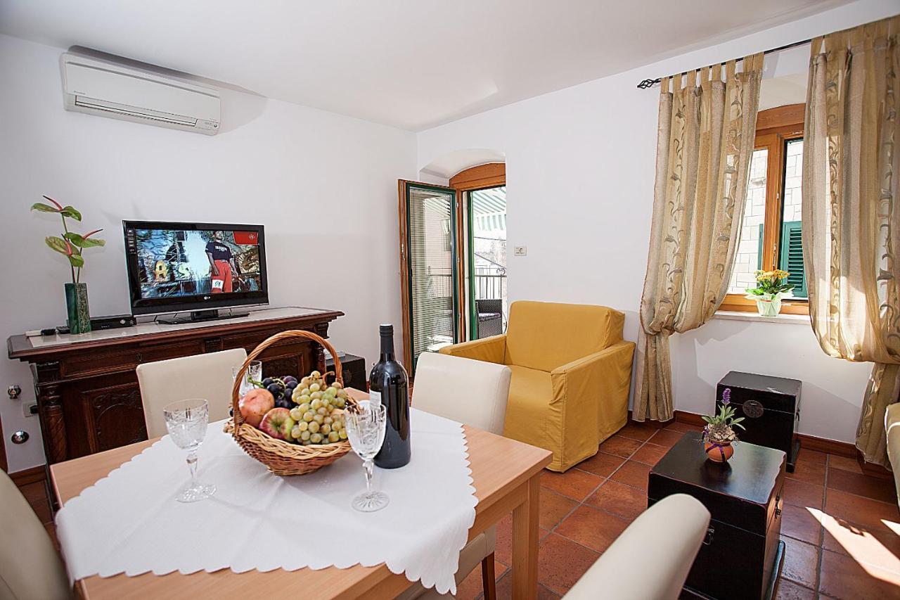 Apartments Linda Makarska Ruang foto