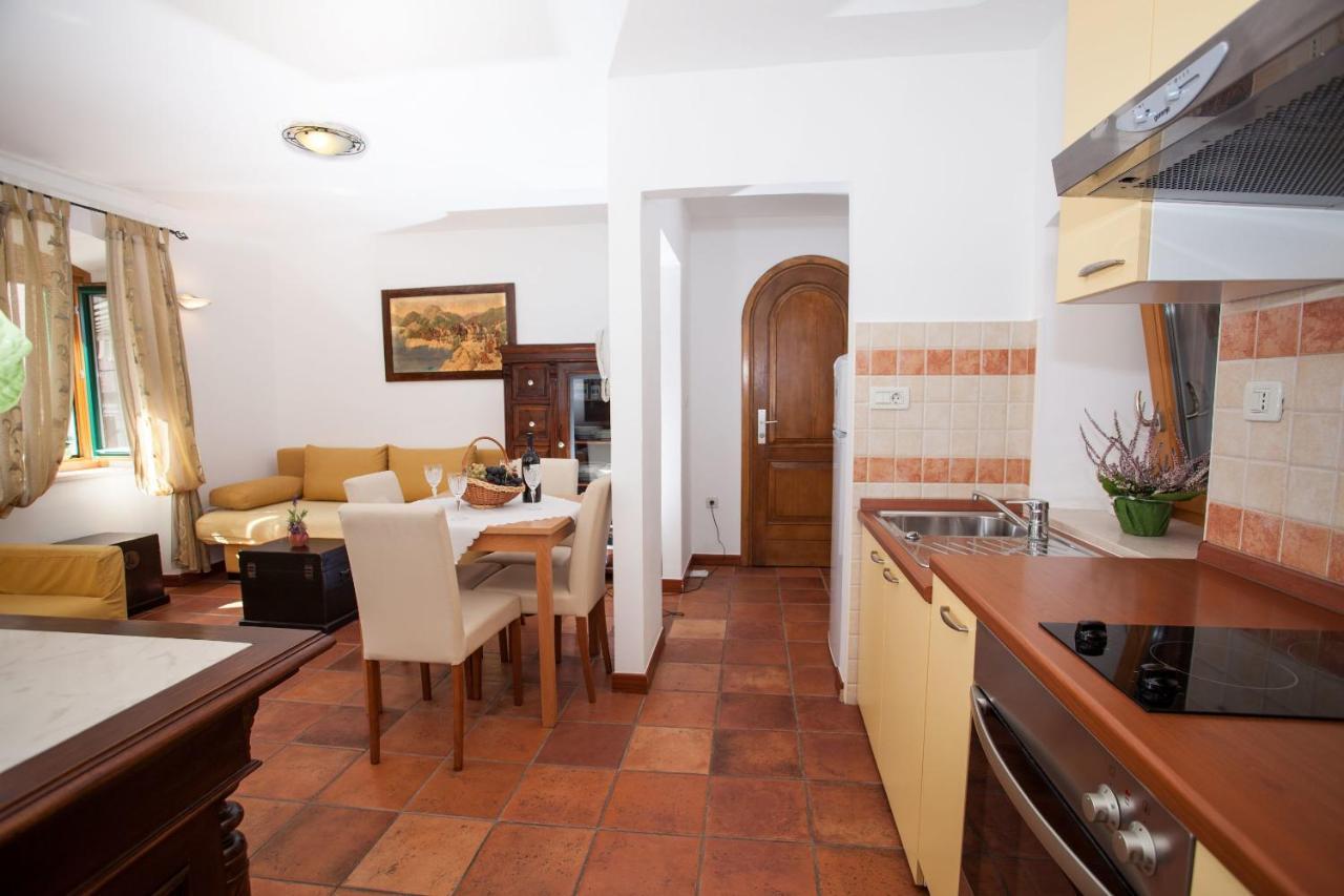 Apartments Linda Makarska Ruang foto