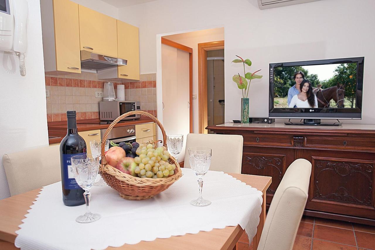 Apartments Linda Makarska Ruang foto